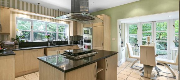 6 bedrooms House in Enfield, United Kingdom No. 6590 17