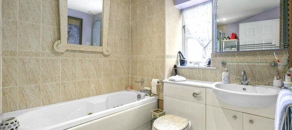 6 bedrooms House in Enfield, United Kingdom No. 6590 67