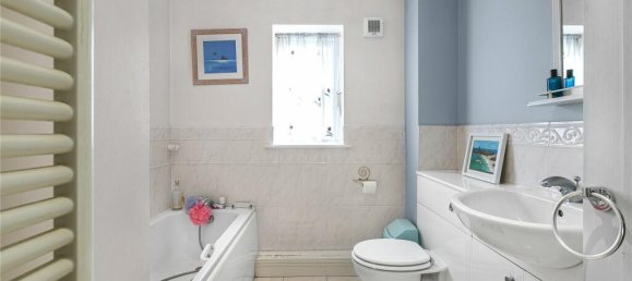 6 bedrooms House in Enfield, United Kingdom No. 6590 36