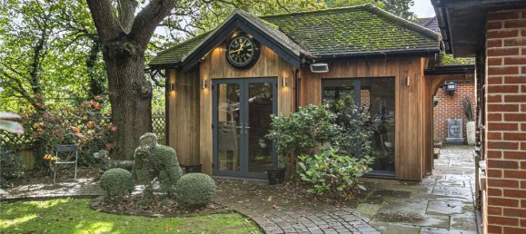 6 bedrooms House in Enfield, United Kingdom No. 6590 59