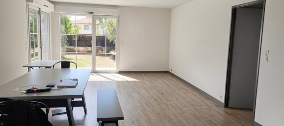 Casa de 3 dormitorios en Pujols, France No. 340912 2