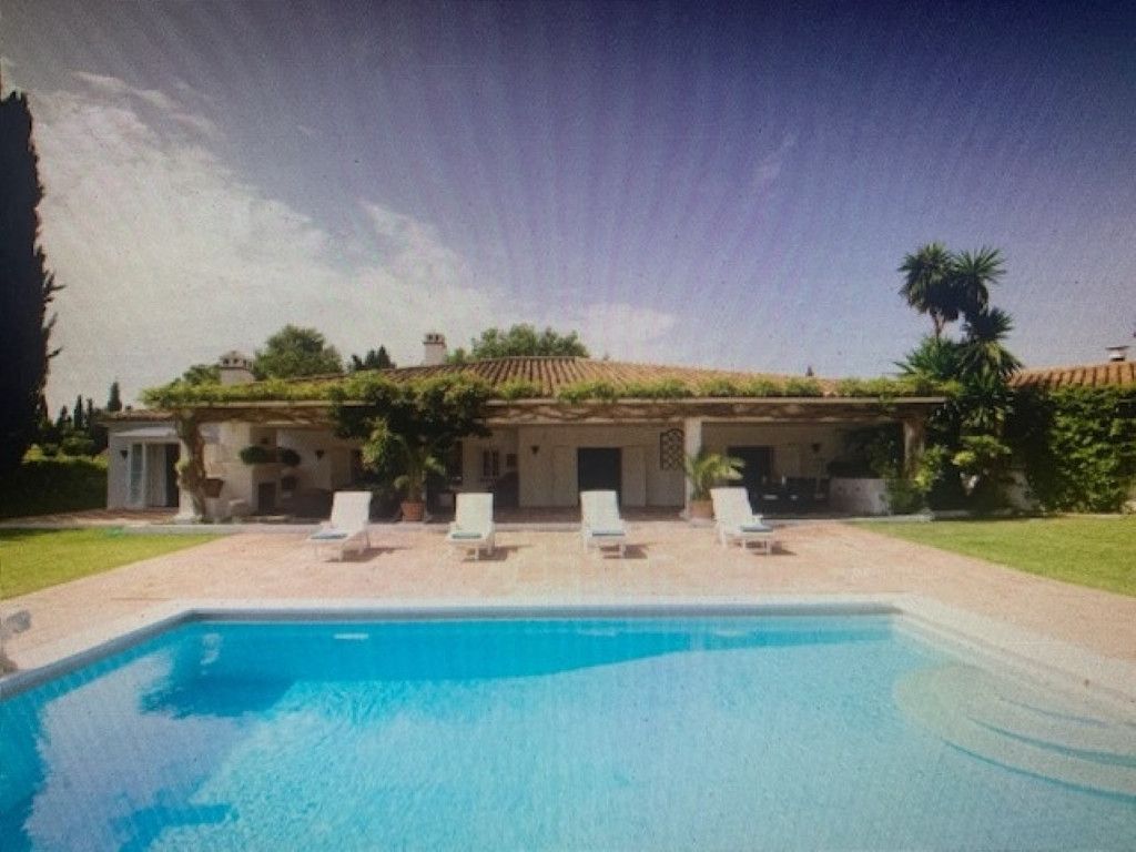 4 Schlafzimmer Haus in Estepona, Spain, Nr. 119923