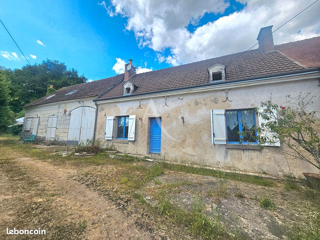 Casa de 4 dormitorios en Saint-Julien-de-Chedon, France No. 253161