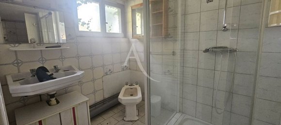 Casa de 4 dormitorios en Saint-Julien-de-Chedon, France No. 253161 6