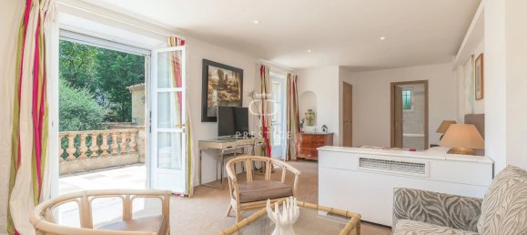 5 bedrooms Villa in Antibes, France No. 347803 8