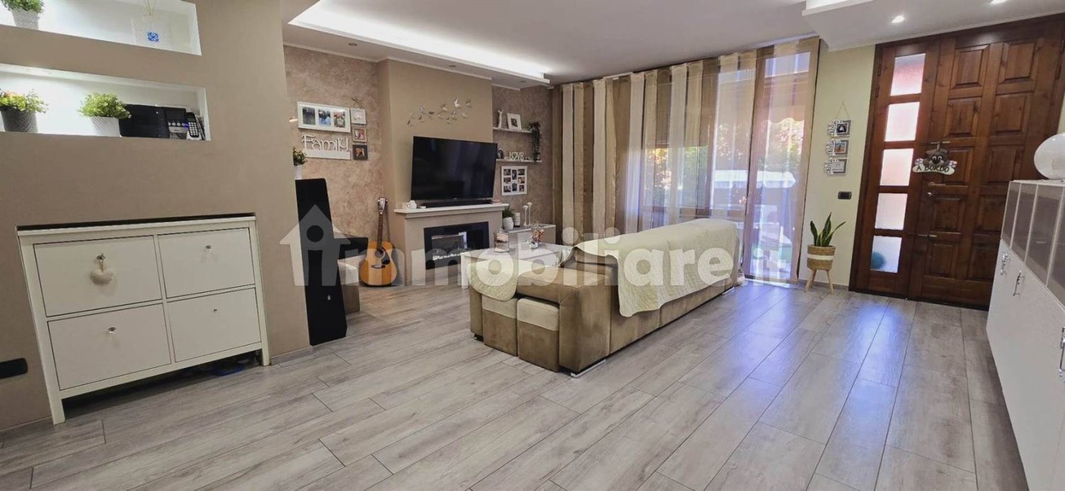 3 bedrooms House in Viadana, Italy No. 369186