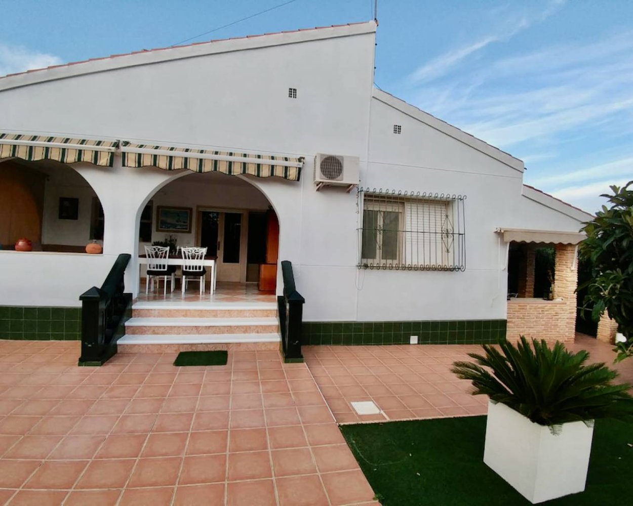 Villa de 4 dormitorios en Ciudad Quesada, Spain No. 8557