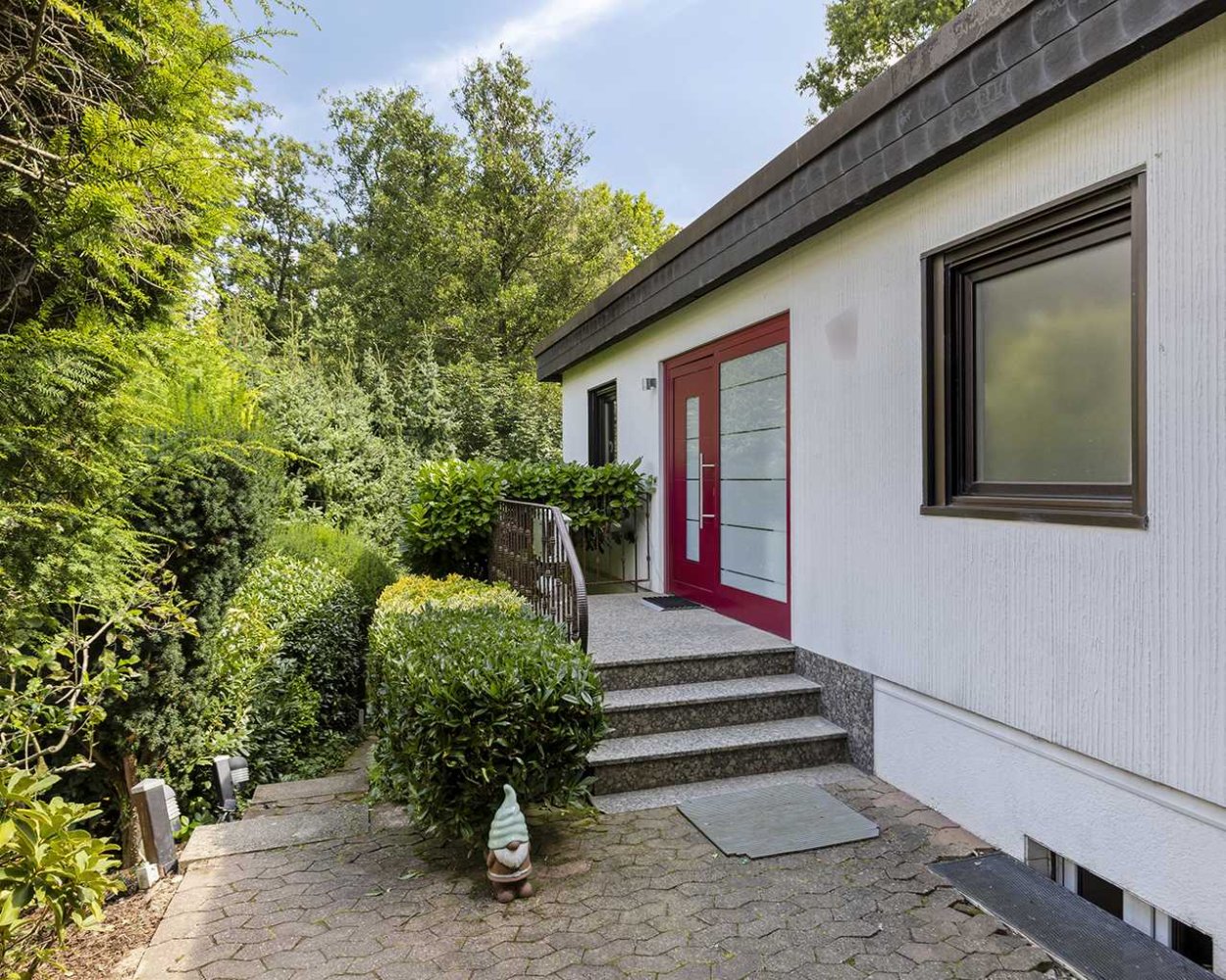 Таунхаус с 6 комнатами в Меттман, Германия № 276608