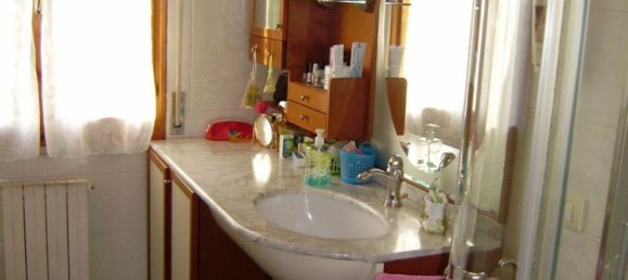 5 rooms Apartment in Foiano della Chiana, Italy No. 230113 6