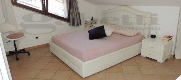 Дом с 4 комнатами в Фьюмичино, Италия № 212409 6