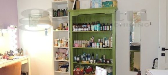 Дом с 4 комнатами в Фьюмичино, Италия № 212409 9