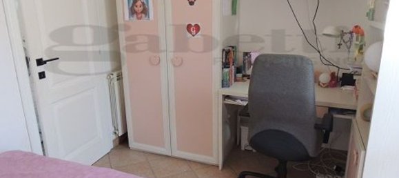 Дом с 4 комнатами в Фьюмичино, Италия № 212409 3