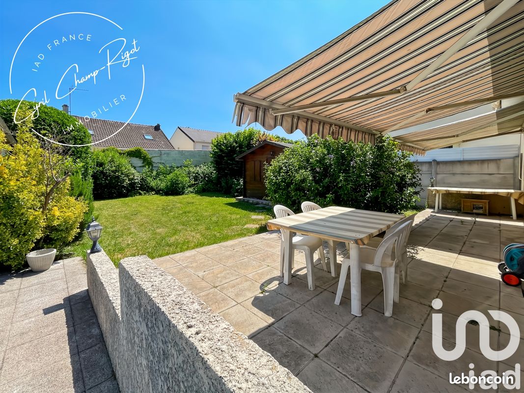 3 bedrooms House in Villepinte, France No. 286025