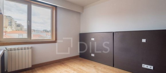 3 Schlafzimmer Wohnung in Porto, Portugal, Nr. 97390 30