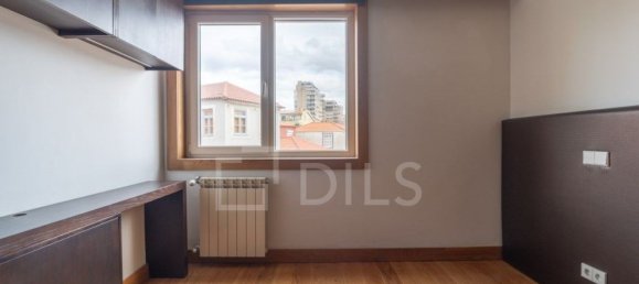 3 Schlafzimmer Wohnung in Porto, Portugal, Nr. 97390 31