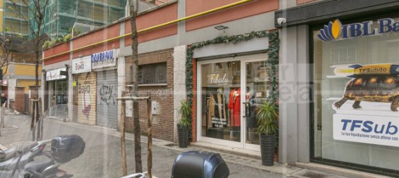 2 rooms Commercial property in Rome, Italy No. 70049 6