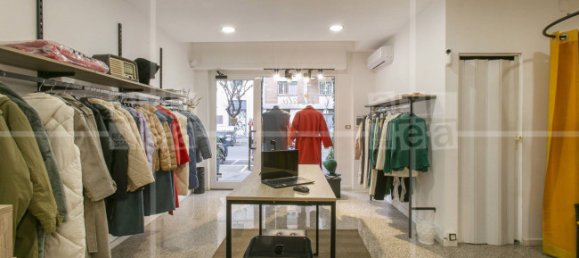 2 rooms Commercial property in Rome, Italy No. 70049 17
