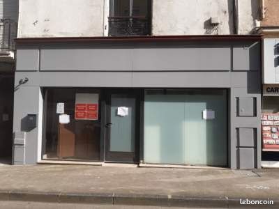 Коммерческая недвижимость с 2 комнатами в Рив-де-Жье, Франция № 319088