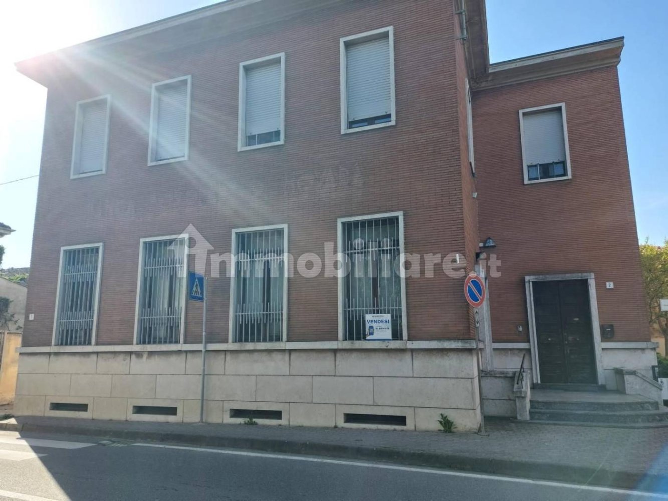 Коммерческая недвижимость 227м² в Дземе, Италия № 312347