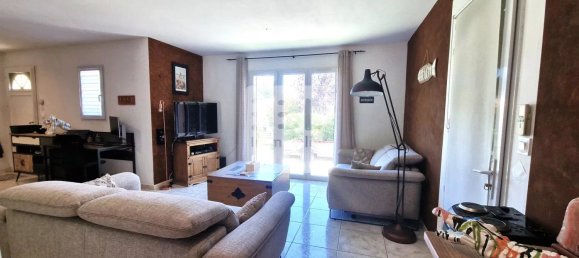 4 bedrooms Villa in Uzes, France No. 245312 9