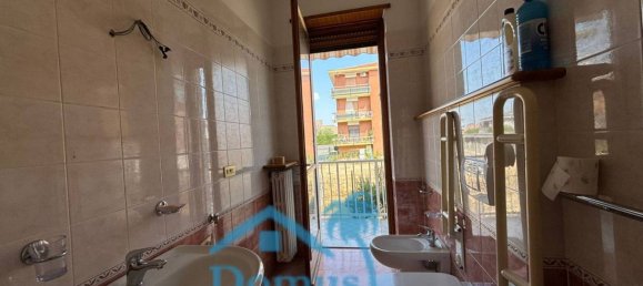 Apartamento de 3 dormitorios en Volpiano, Italy No. 281113 3