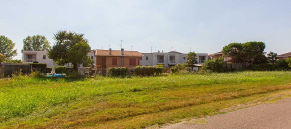 Земельный участок 1372м² в Бусто Арсицио, Италия № 76436 3