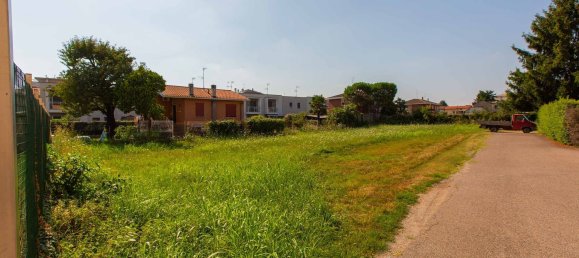 Земельный участок 1372м² в Бусто Арсицио, Италия № 76436 2