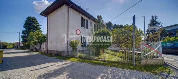 2 Schlafzimmer Villa in Besnate, Italy, Nr. 286919 14