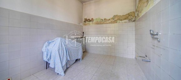 2 Schlafzimmer Villa in Besnate, Italy, Nr. 286919 17