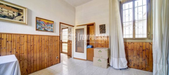 2 Schlafzimmer Villa in Besnate, Italy, Nr. 286919 15