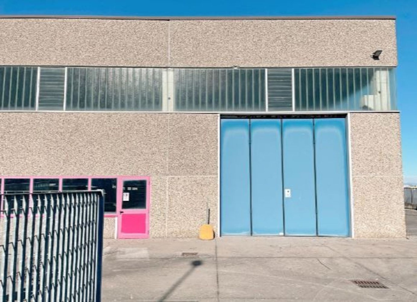 Entrepôt à Formigara, Italy 590m² No. 359735