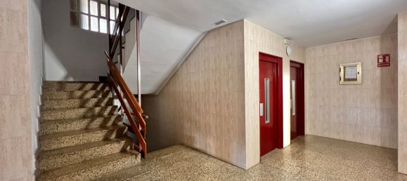 4 bedrooms Apartment in Reus, Spain No. 168090 2