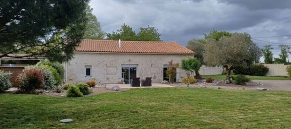 4 bedrooms House in Auge, France No. 303045 18