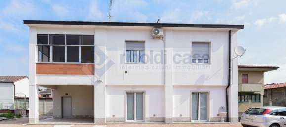 3 rooms Apartment in Seregno, Italy No. 121645 3