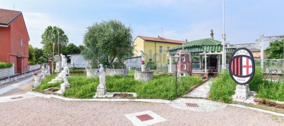 3 rooms Apartment in Seregno, Italy No. 121645 7