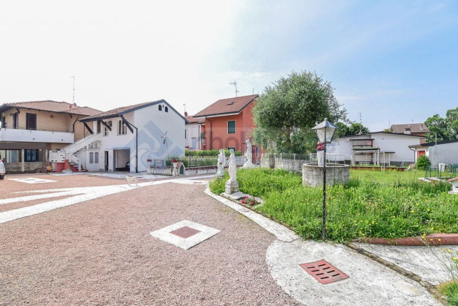 3 rooms Apartment in Seregno, Italy No. 121645