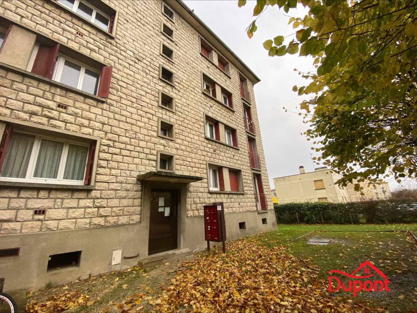 2 bedrooms Apartment in La Chapelle-Saint-Luc, France No. 41244