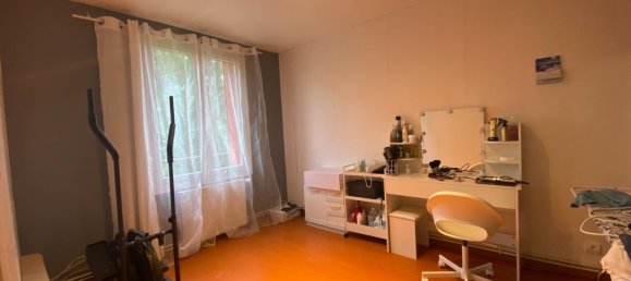 2 bedrooms Apartment in La Chapelle-Saint-Luc, France No. 41244 4