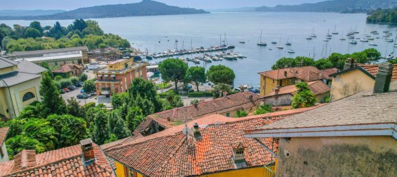 8 bedrooms Villa in Lesa, Italy No. 378299 10