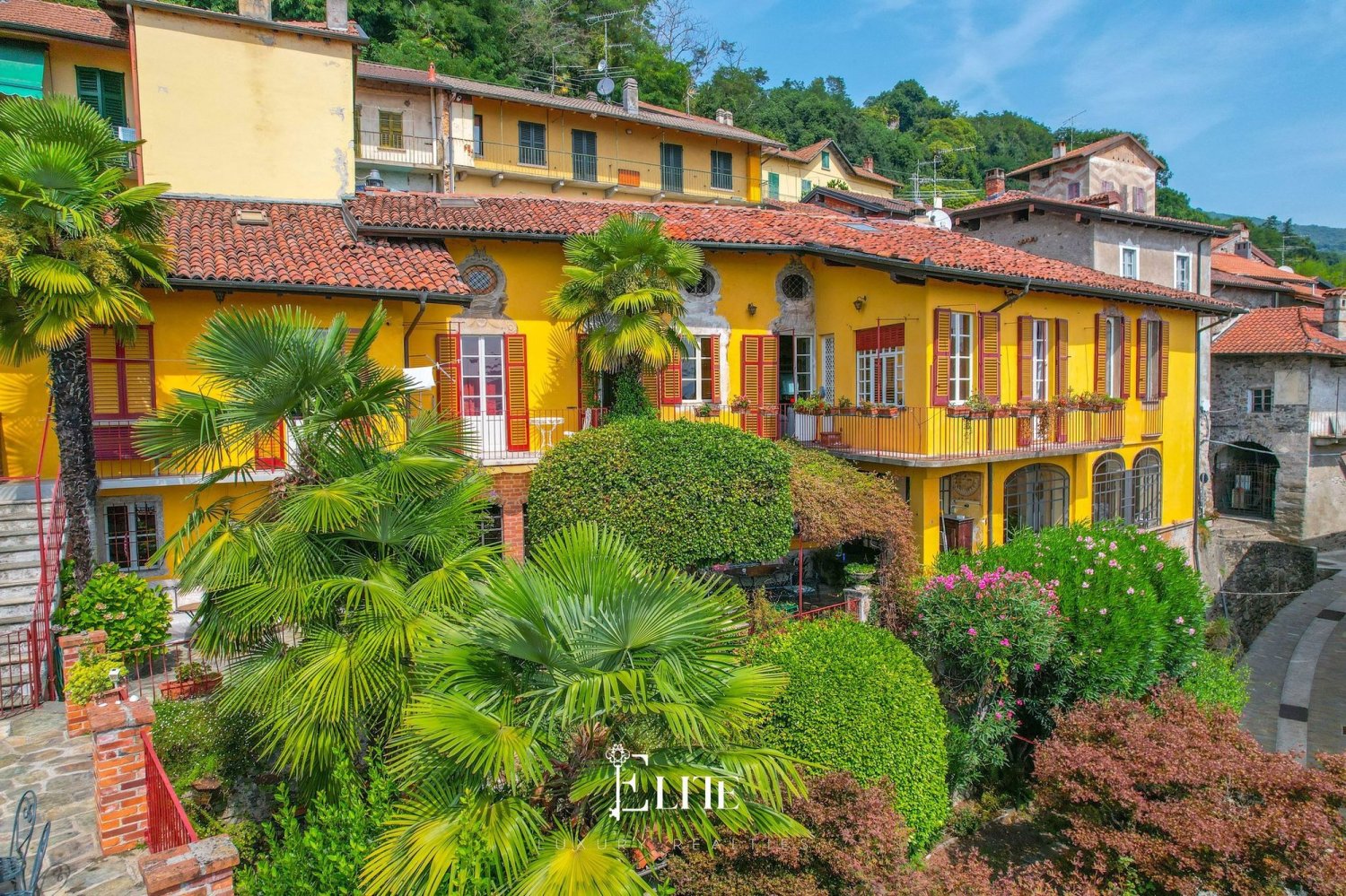 8 bedrooms Villa in Lesa, Italy No. 378299