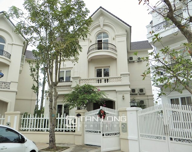4 bedrooms Villa in Long Bien, Vietnam No. 3345