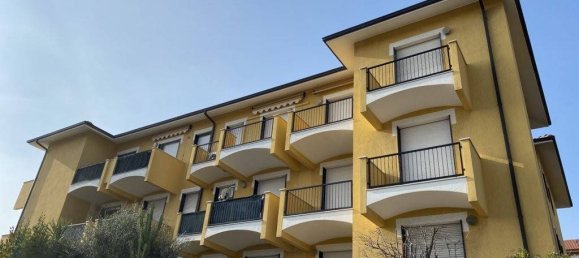 1 Schlafzimmer Wohnung in San Bartolomeo al Mare, Italy, Nr. 267187 2