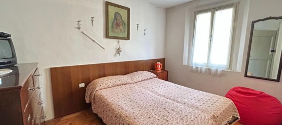 5 bedrooms Villa in Udine, Italy No. 326652 12