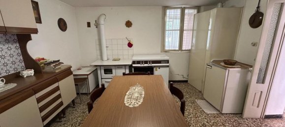 5 bedrooms Villa in Udine, Italy No. 326652 7