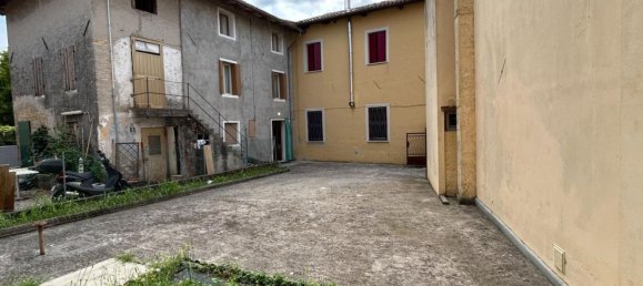 5 bedrooms Villa in Udine, Italy No. 326652 9
