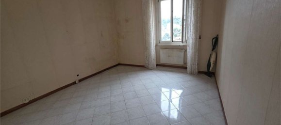 6-salle Appartement à Genoa, Italy No. 36906 3
