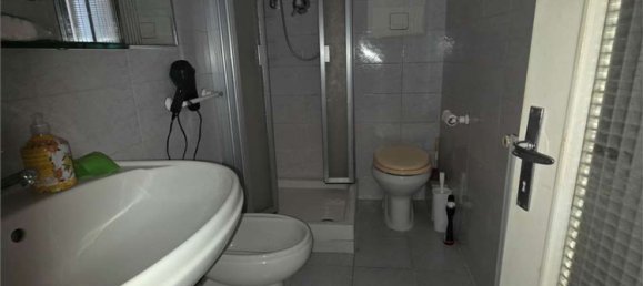 6-salle Appartement à Genoa, Italy No. 36906 6