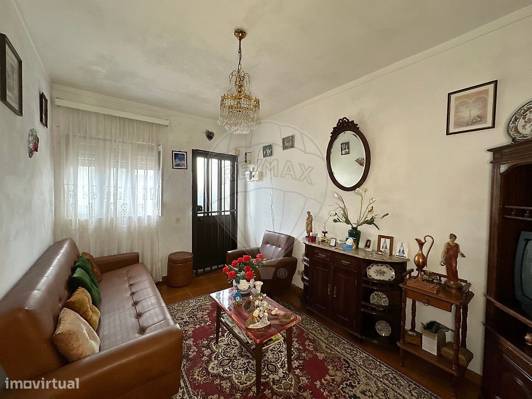 2 bedrooms House in Cumeeira, Portugal No. 169170