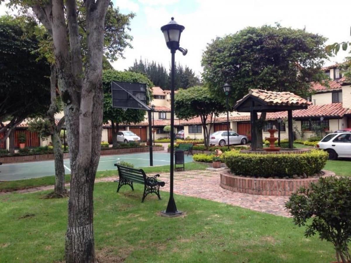 3 bedrooms House in Bogota, Colombia No. 13320