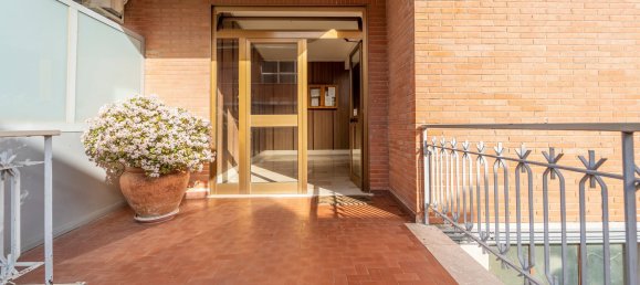 4 rooms Penthouse in Ciampino, Italy No. 21796 2